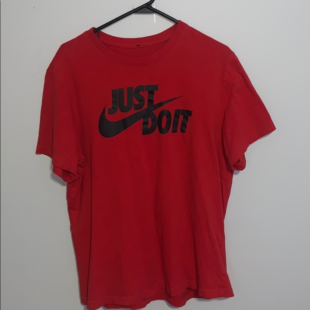 vintage red nike tee